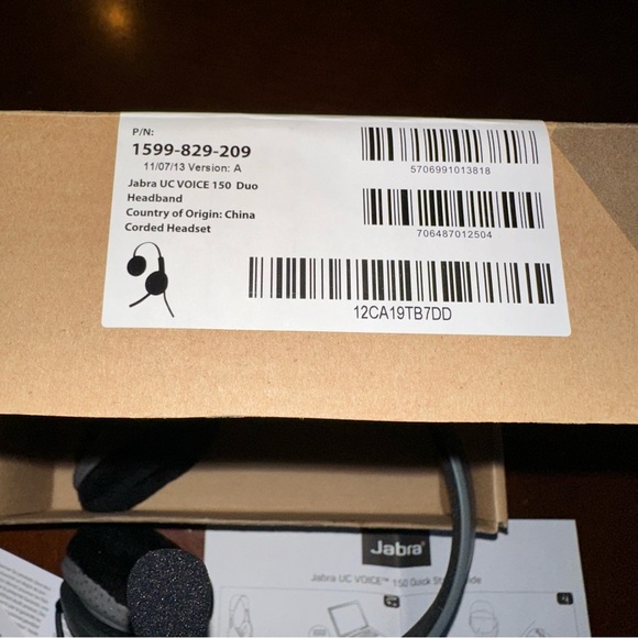 New Never Used Jabra UC Voice 150 Duo Corded Headband Headset Hands Free - Picture 2 of 14